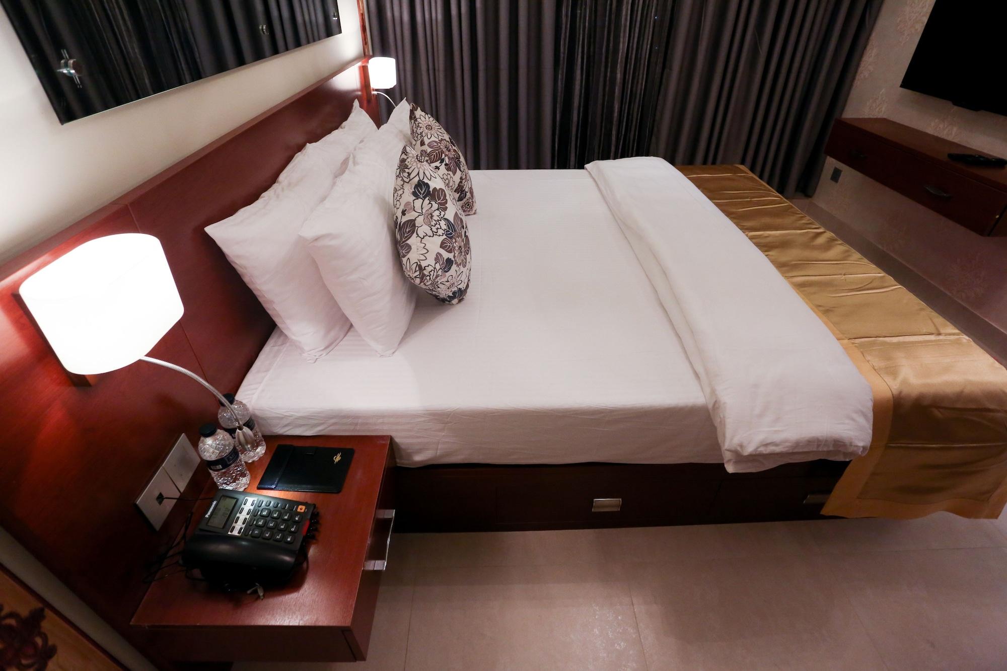 Coventina Lake Suites Dhaka Buitenkant foto