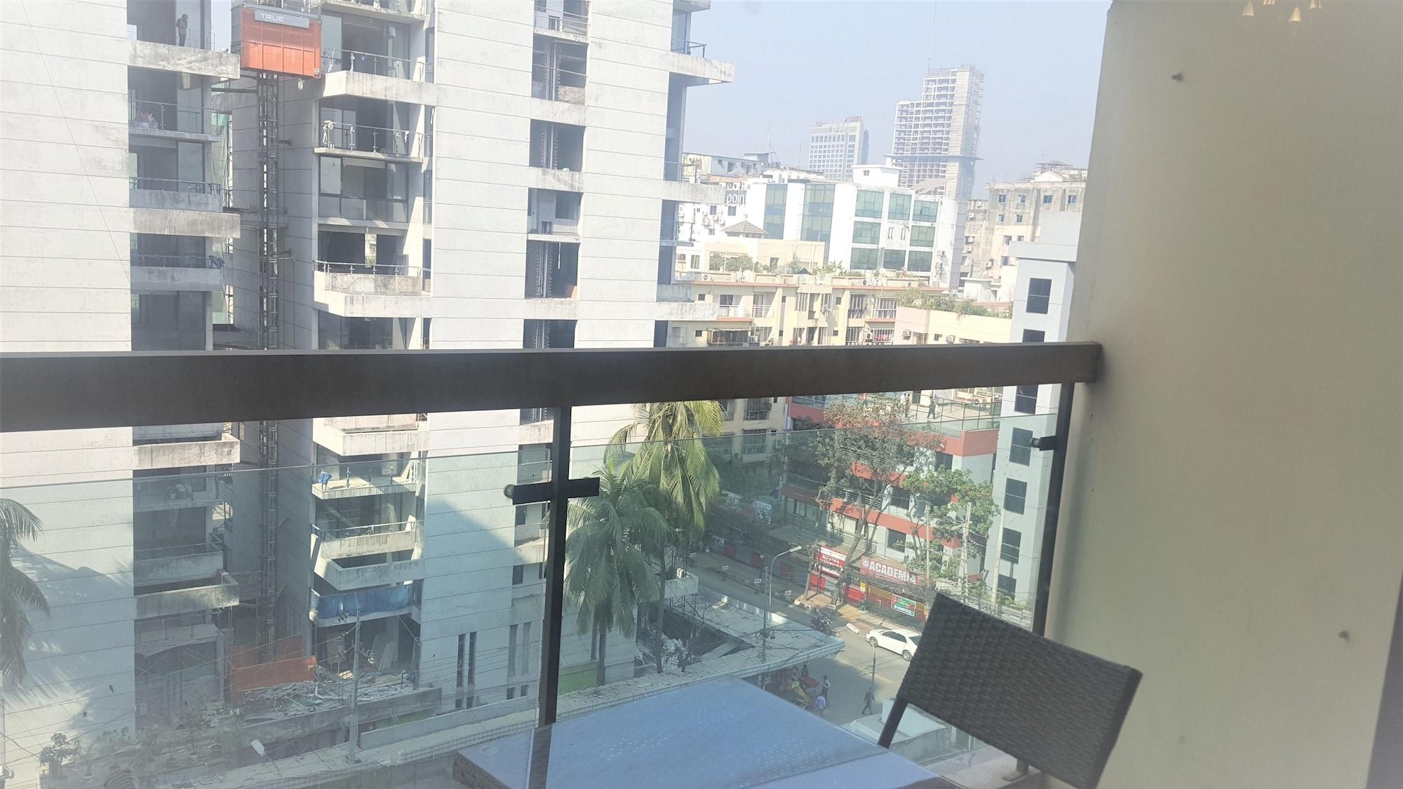 Coventina Lake Suites Dhaka Buitenkant foto
