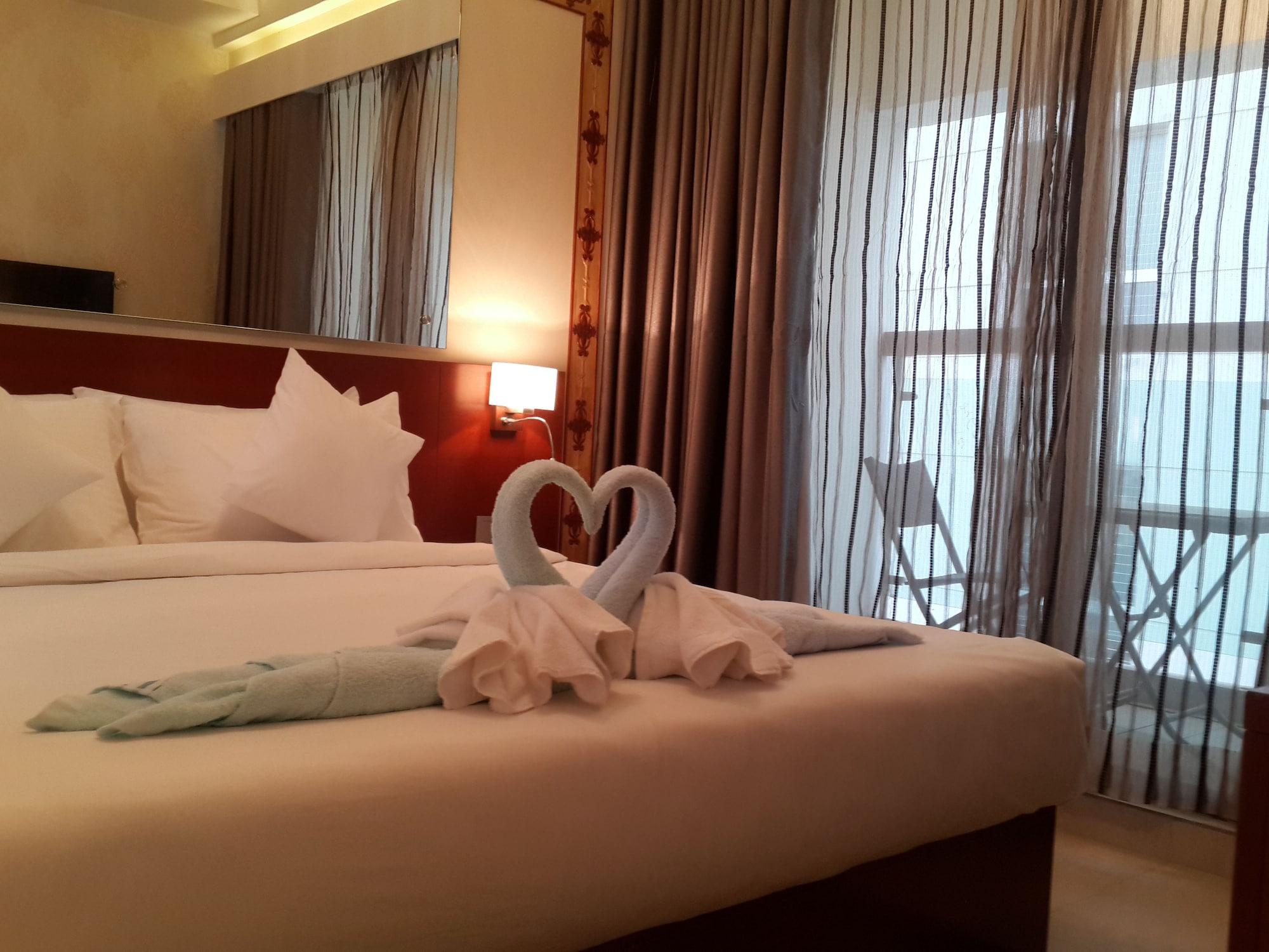 Coventina Lake Suites Dhaka Buitenkant foto